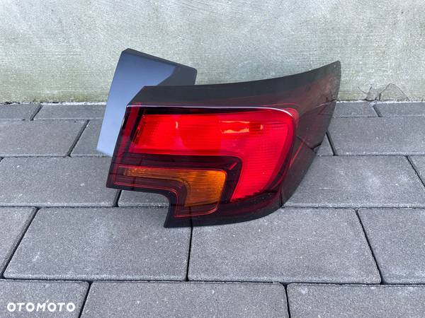 LAMPA TYLNA PRAWA OPEL ASTRA K 5D  2015-- NOWA AL - 1