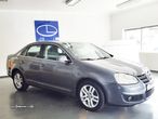 VW Jetta 1.6 TDi Confortline - 3