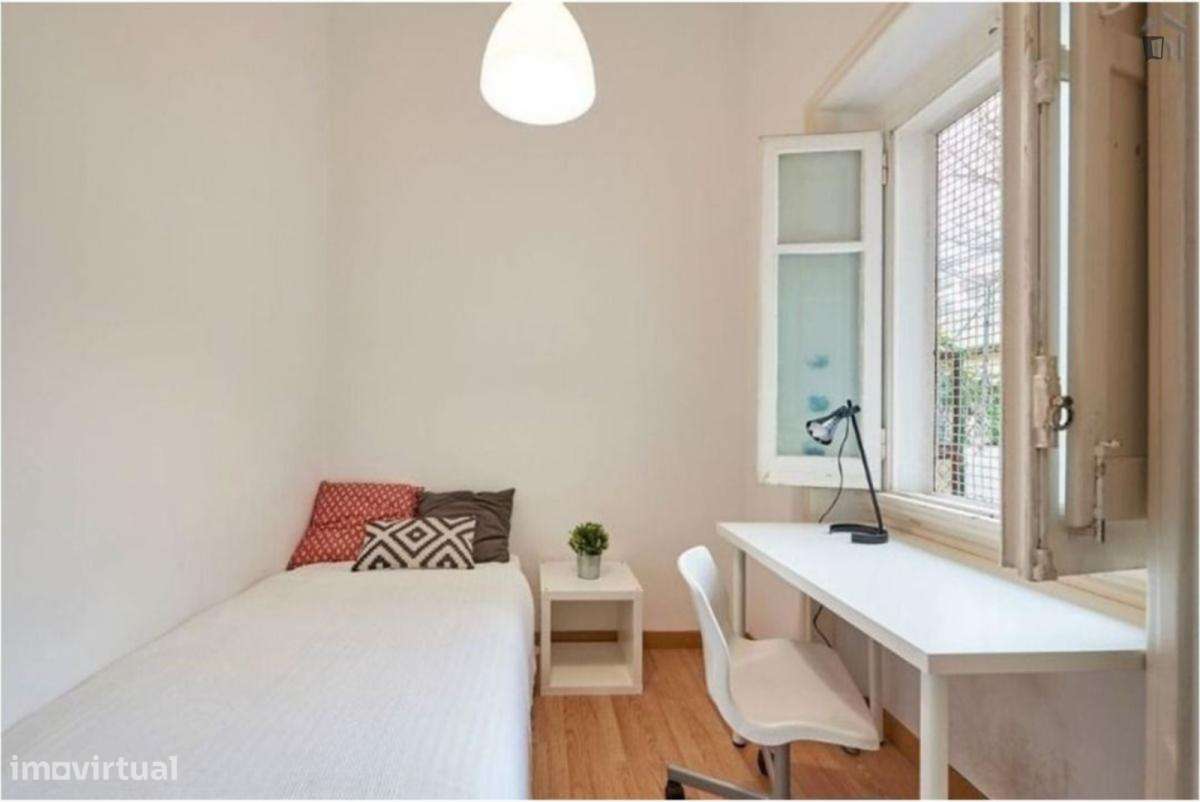 Quarto - localizado em Alameda Lisbon - Grande imagem: 2/10