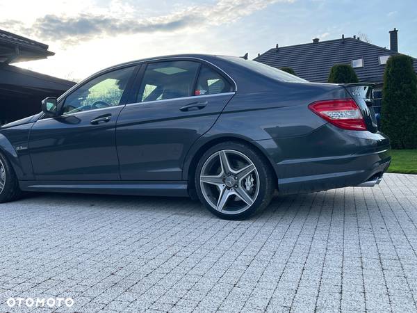 Mercedes-Benz Klasa C 63 AMG - 5