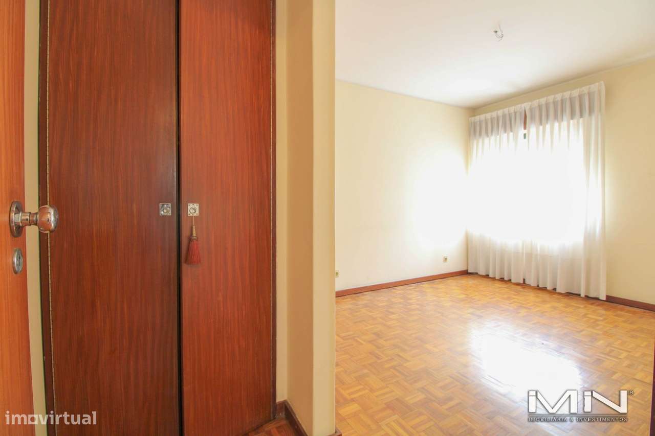 T3 | 2 frentes | Garagem fechada | Lareira | Condomínio com parque inf-22