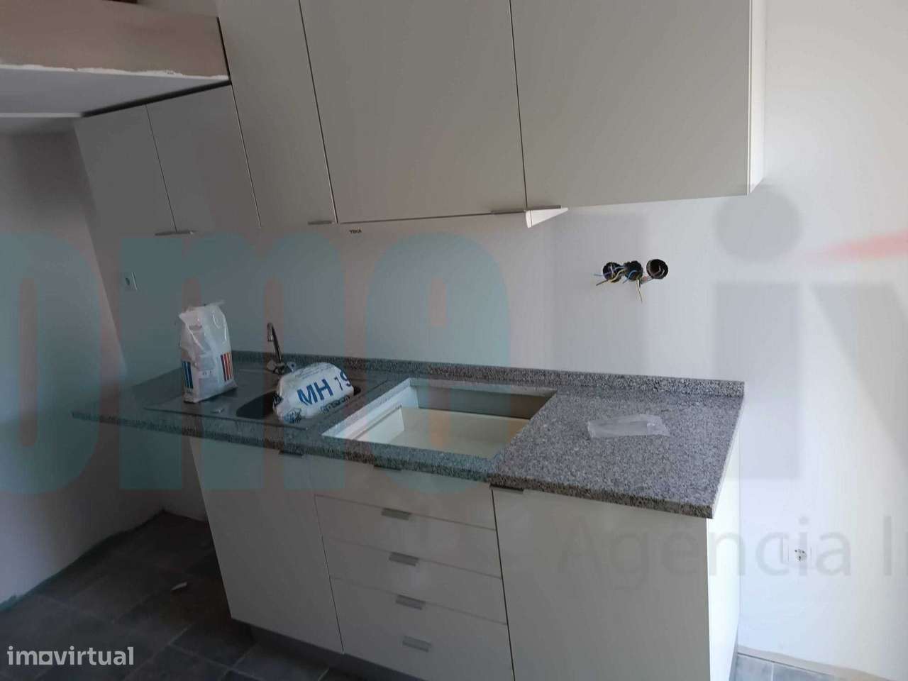 Prédio Rés do Chão | 2 Moradias Independentes | Pinheiro de Loures-12