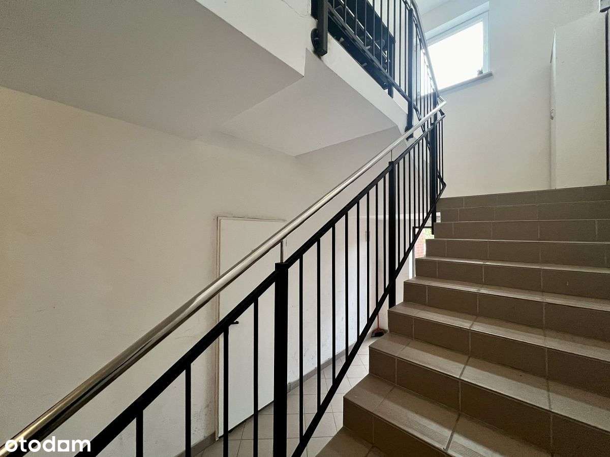 4 Pokoje/Garaż/Taras/Ogródek/Mierzyn/2011r-13