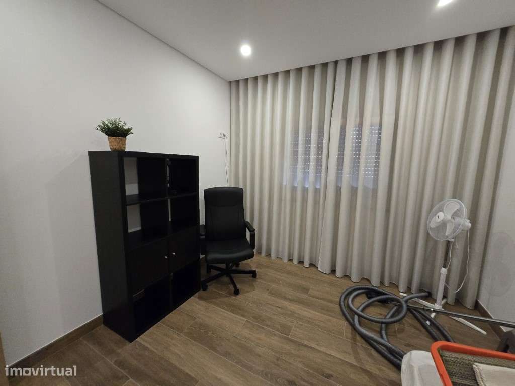 Moradia térrea T3 com garagem perto de Coruche-17