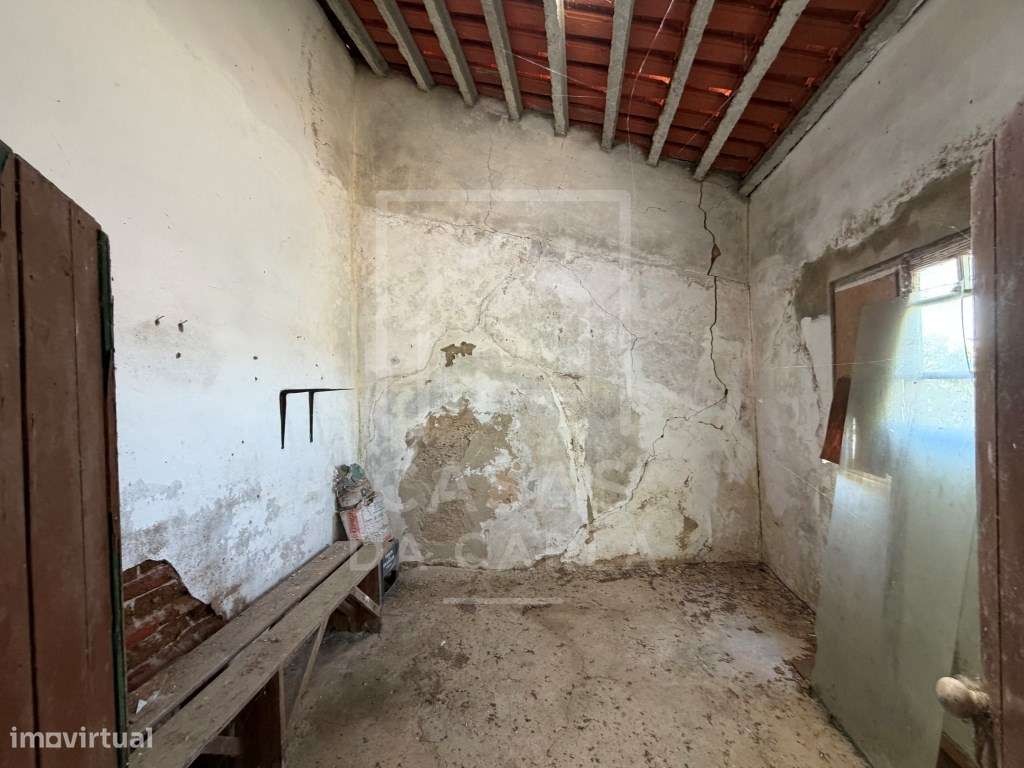 Moradia com espaço comercial com 657m2 em Albergaria dos Fusos-29