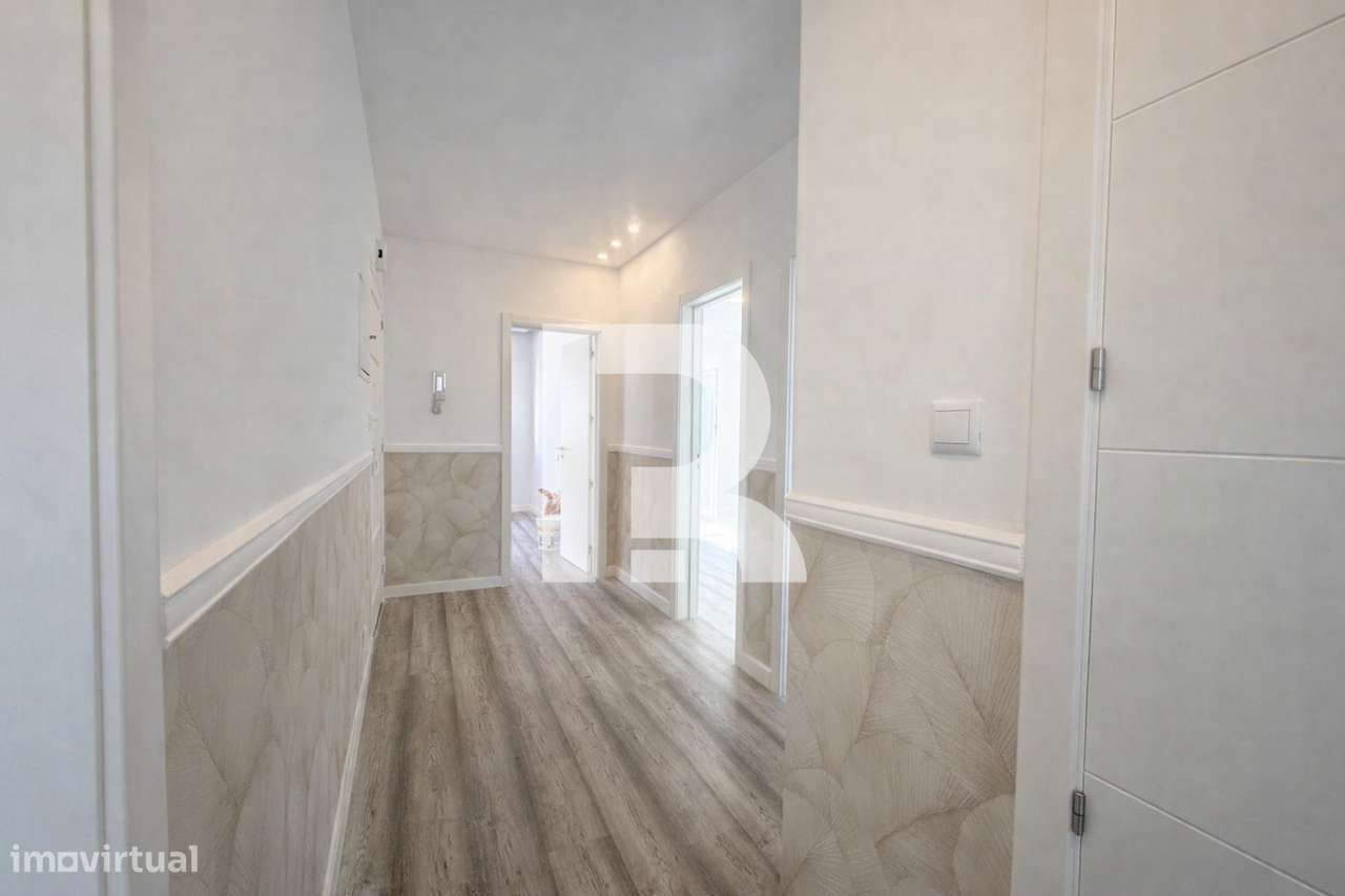 Apartamento T2 remodelado a estrear em Queluz - Grande imagem: 2/20