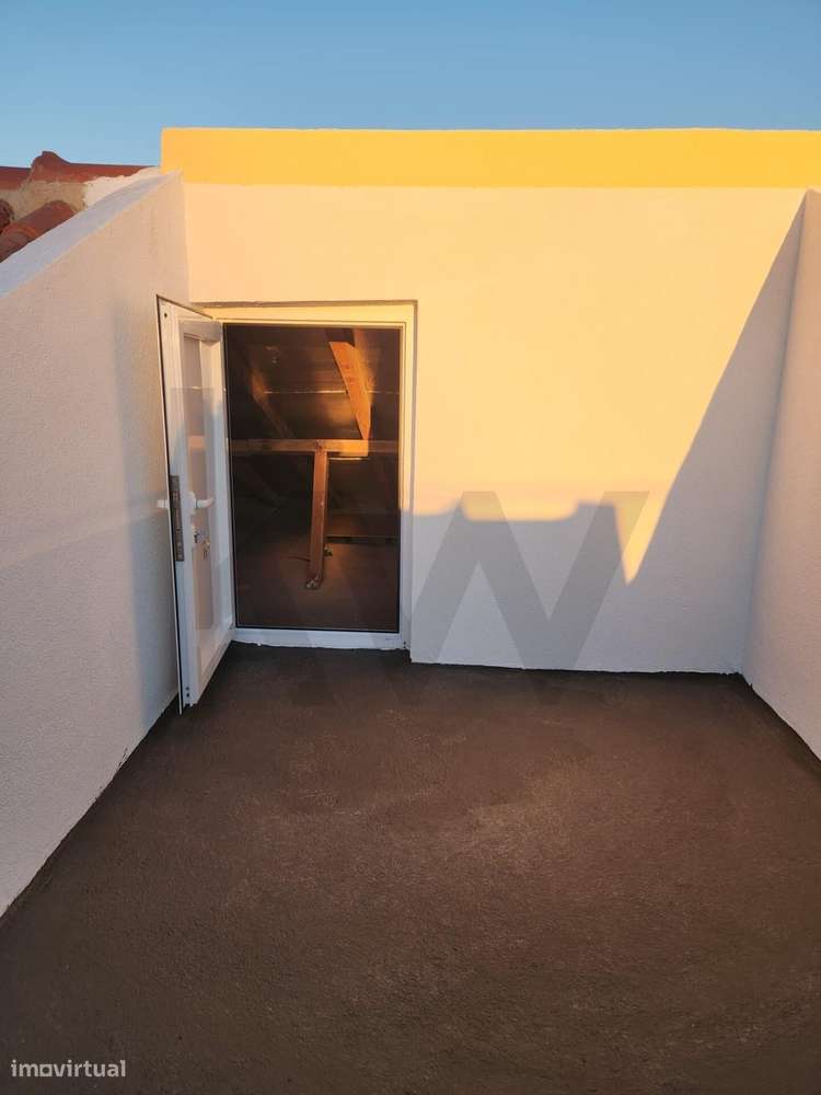 Moradia T2 totalmente remodelada-18