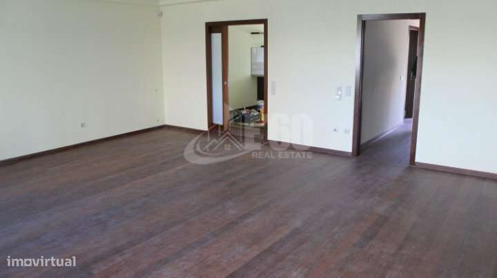 EXCELENTE MORADIA T4-18