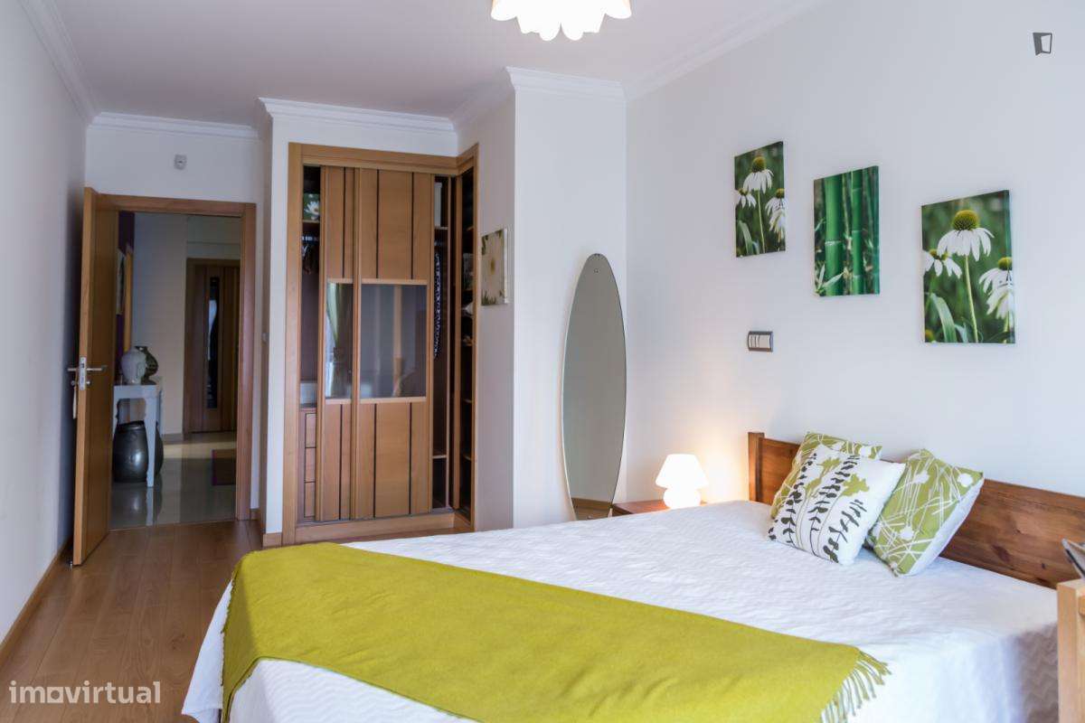Quarto - localizado em Xabregas Lisbon - Grande imagem: 2/7