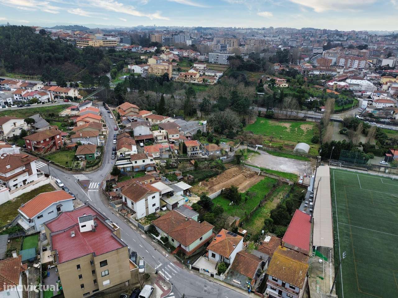 Moradia T3 em Ermesinde com Grande Quintal e Excelente Potencial de In-35