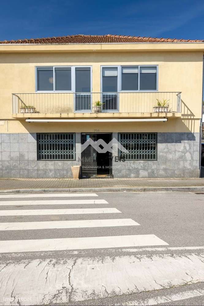 Habitação T3+1 | Comercio | Baguim do Monte | 3 Frentes | Investimento - Grande imagem: 4/42