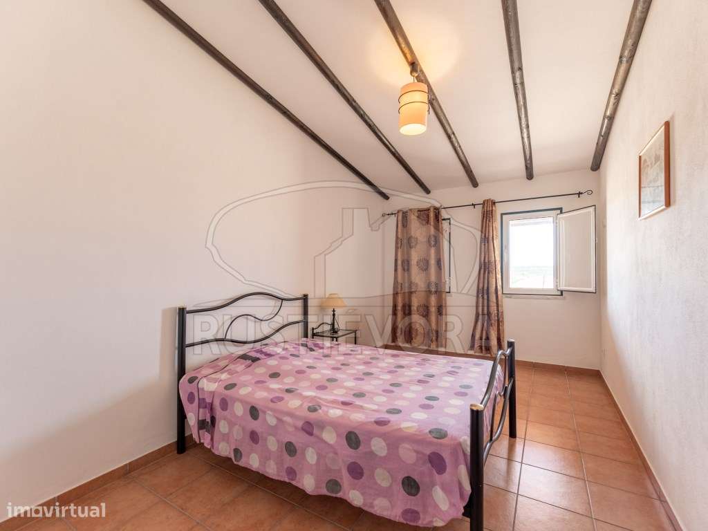 Quinta em Portel - 4,3 Ha de Tradição e Conforto-16