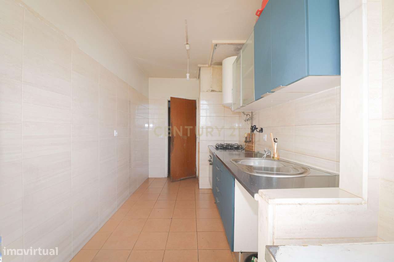 Apartamento T4 com Vista Panorâmica na Baixa da Banheira - Grande imagem: 3/11