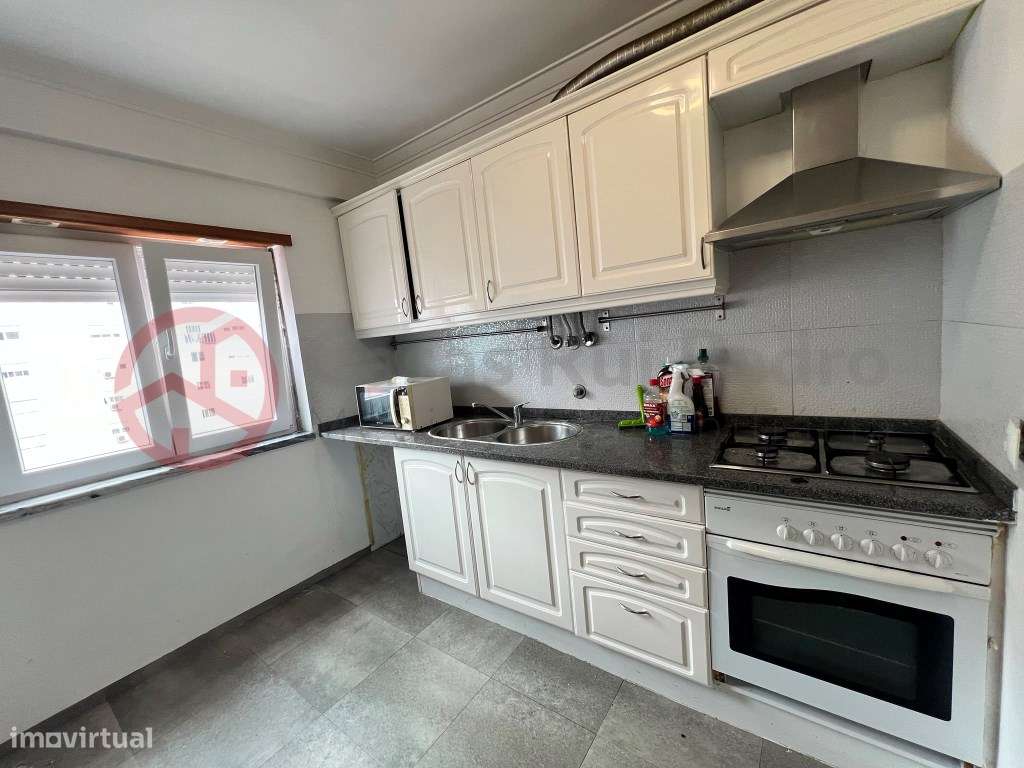 Apartamento T3 com garagem e arrecadação em Santa Marta do Pinhal, ...-7