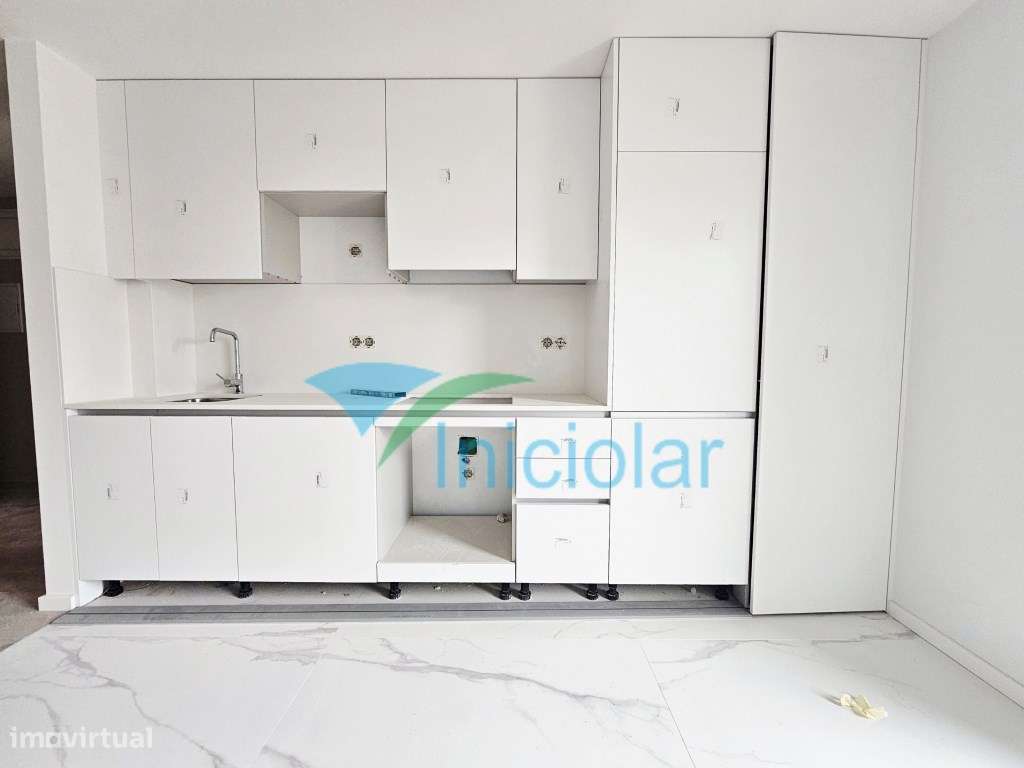 T1 Novo| Gueifães| Varanda| G. Fechada - Grande imagem: 4/10