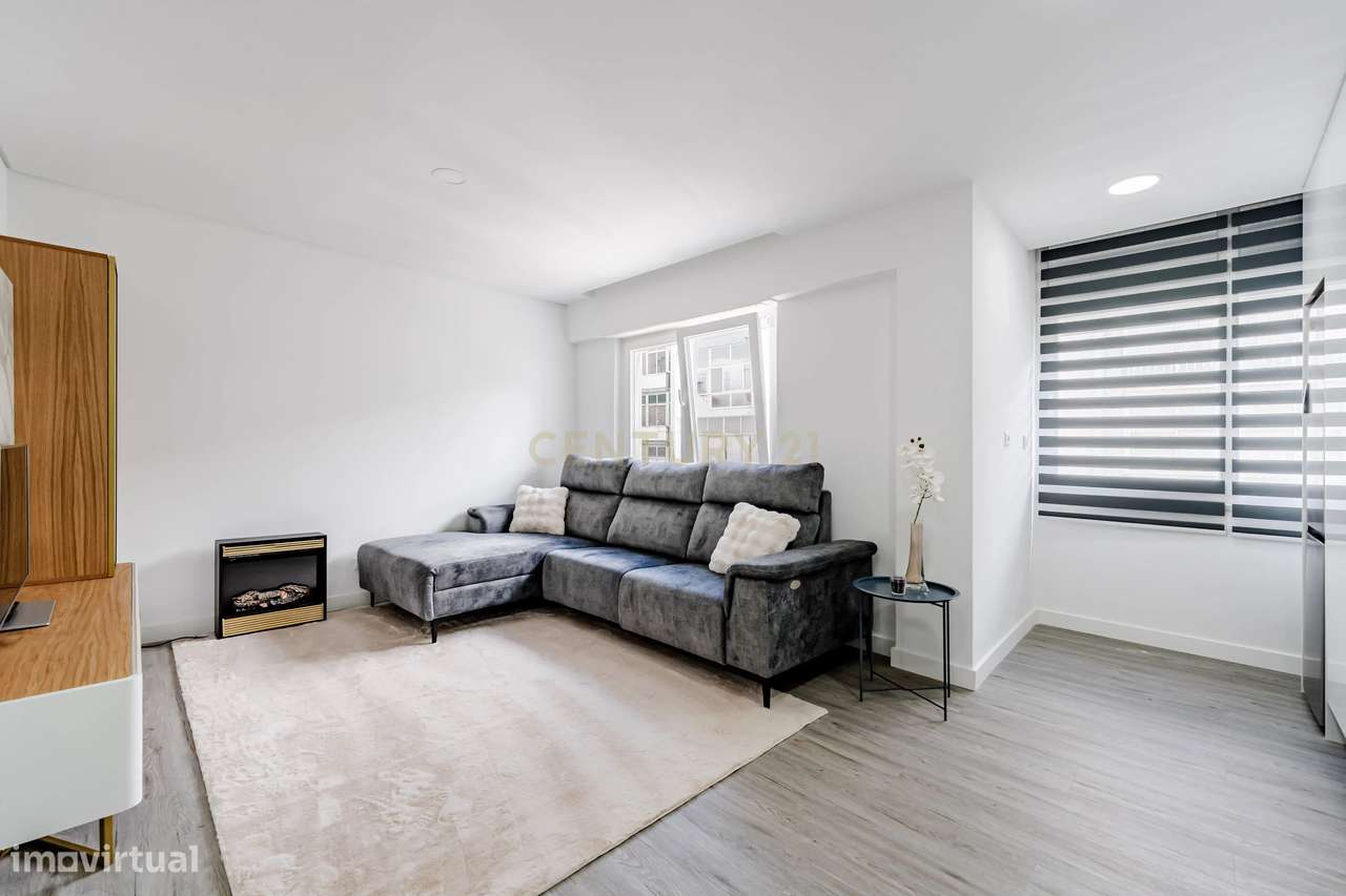 Apartamento T1 Como Novo, em Corroios-4