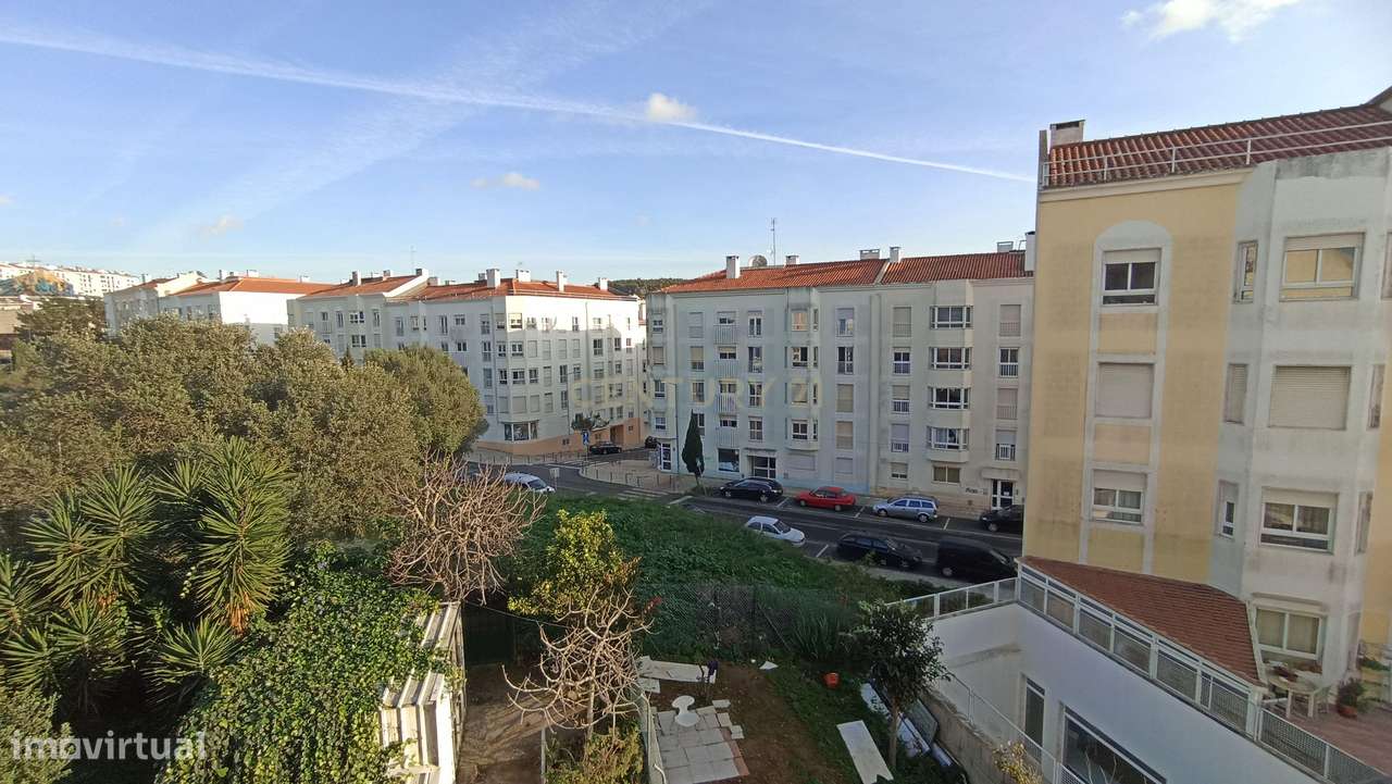 T2  perto da Estação da CP de Rio de Mouro-13