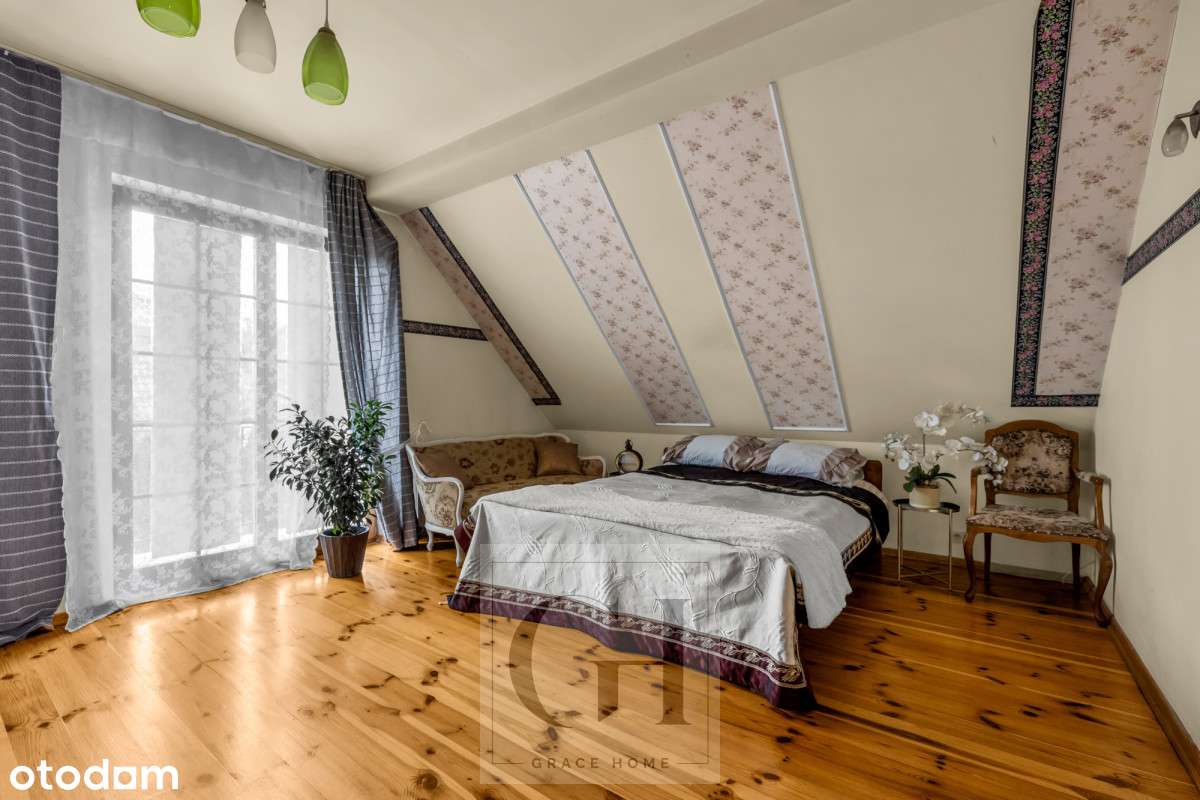 Dom rodzinny z dużym potencjałem inwestycyjnym.-13