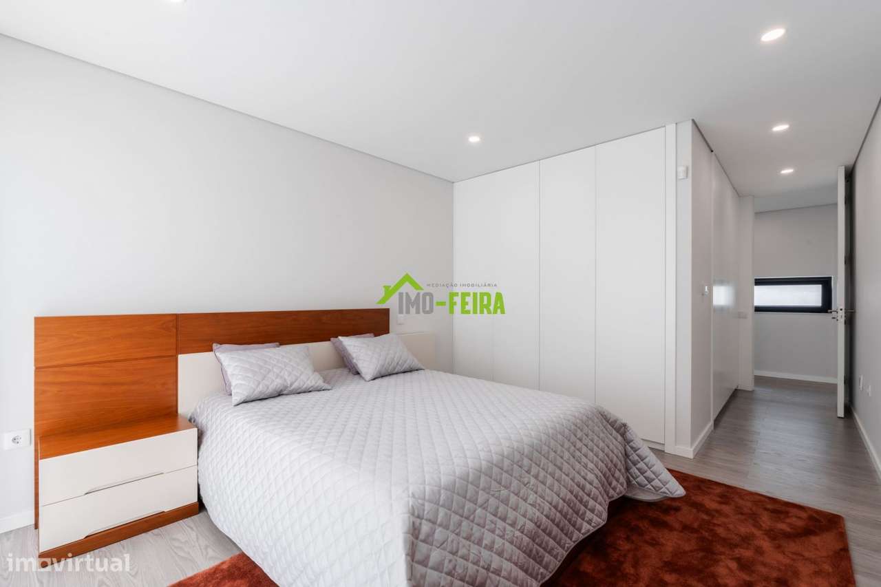 MORADIA LUXO COM PISCINA-32