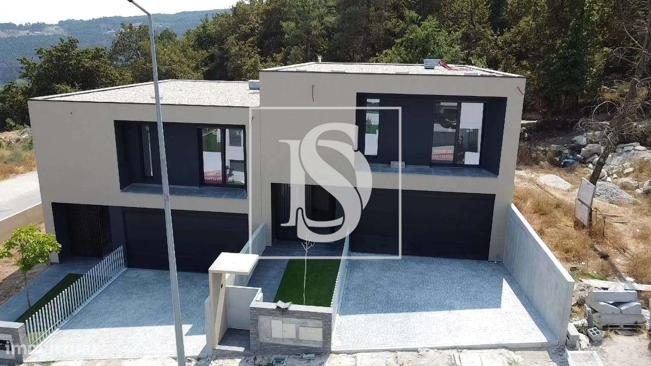 Vivendas T3 em banda situadas em Lanhoso- Póvoa de Lanhoso-17