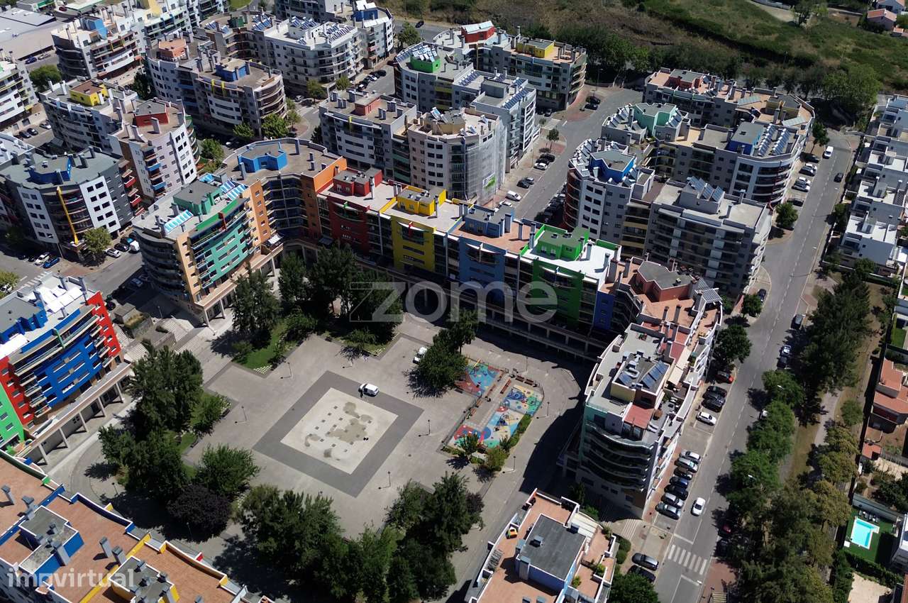 T2 de Excelência no Jardim da Amoreira com Box e Arrecadação-29