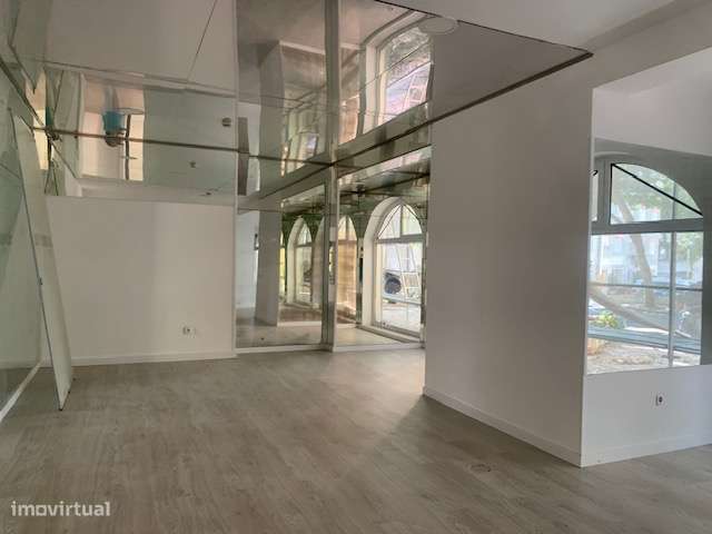 Loja na Avenida Marginal - Grande imagem: 5/16