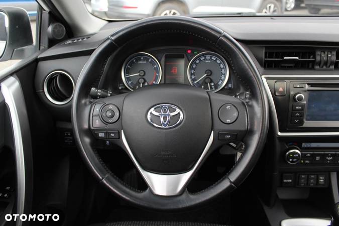 Toyota Auris - 16