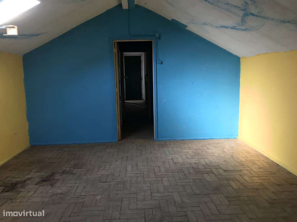 Moradia T7 com elevador-7