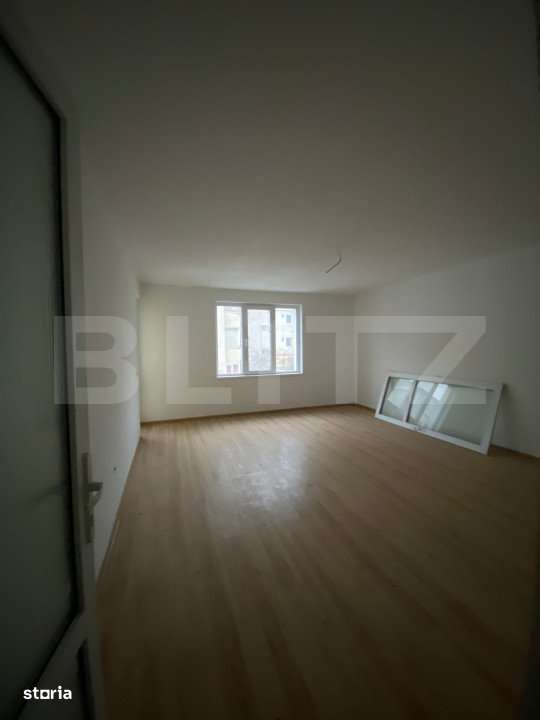 Casa de vanzare, cu 7 camere, 390 mp - Versatila si Centrala! - Imagine principală: 2/8