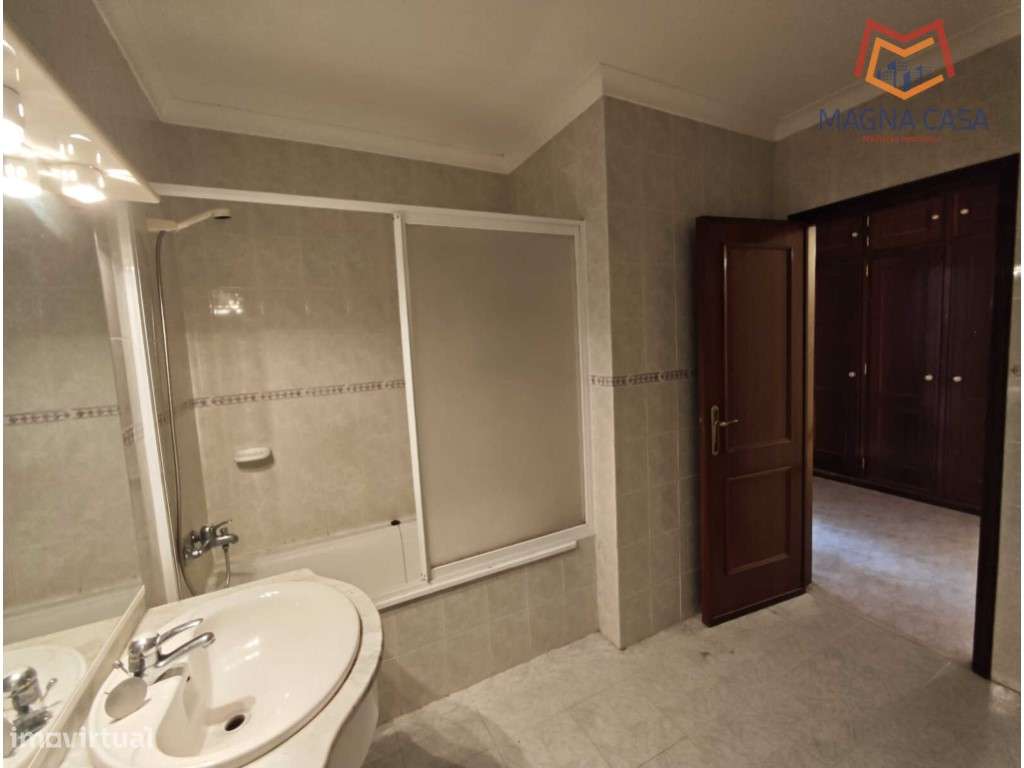 Apartamento T2 com Parqueamento em Algueirão-Mem Martins.-18