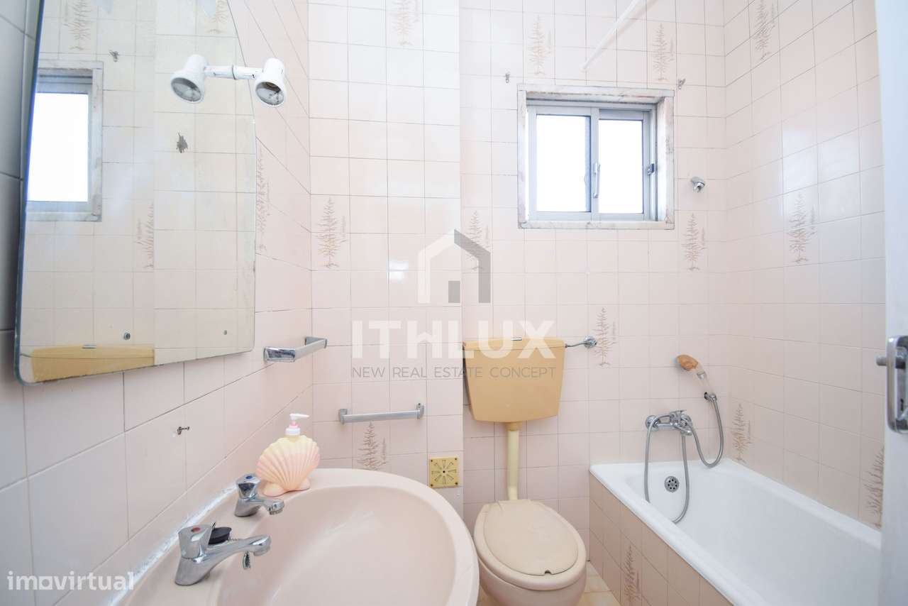 Apartamento T1 , muito central em prédio familiar-18