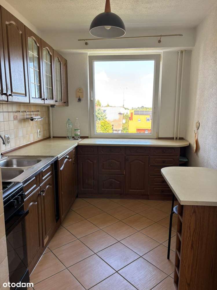 3 pok . balkon oddzielna widna kuchnia dobra lokalizacja-2