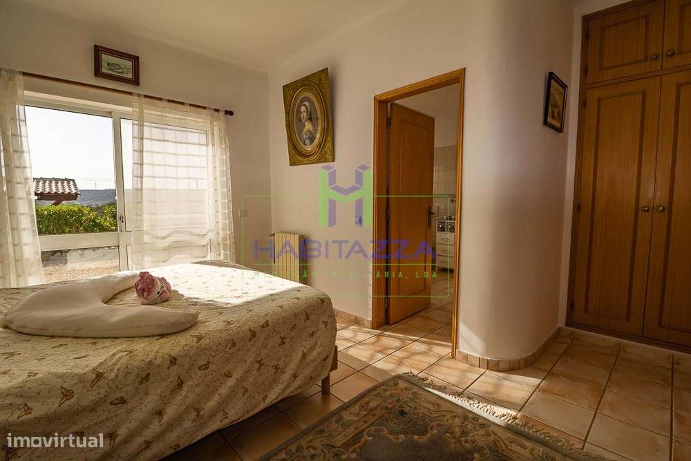 Fantástica Moradia Térrea T3+1, com piscina, grande jardim, e garagem,-46