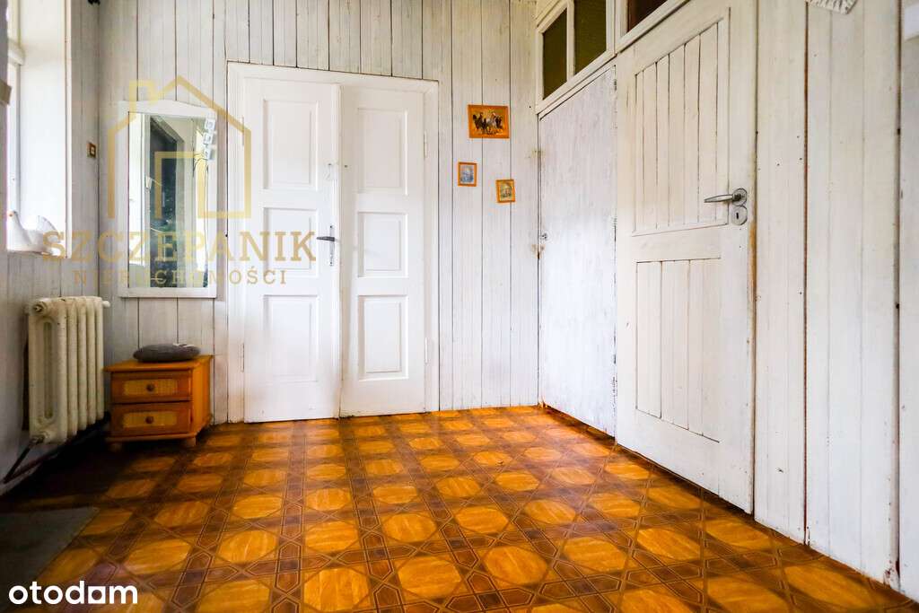 Klimatyczny drewniany dom po remoncie-5