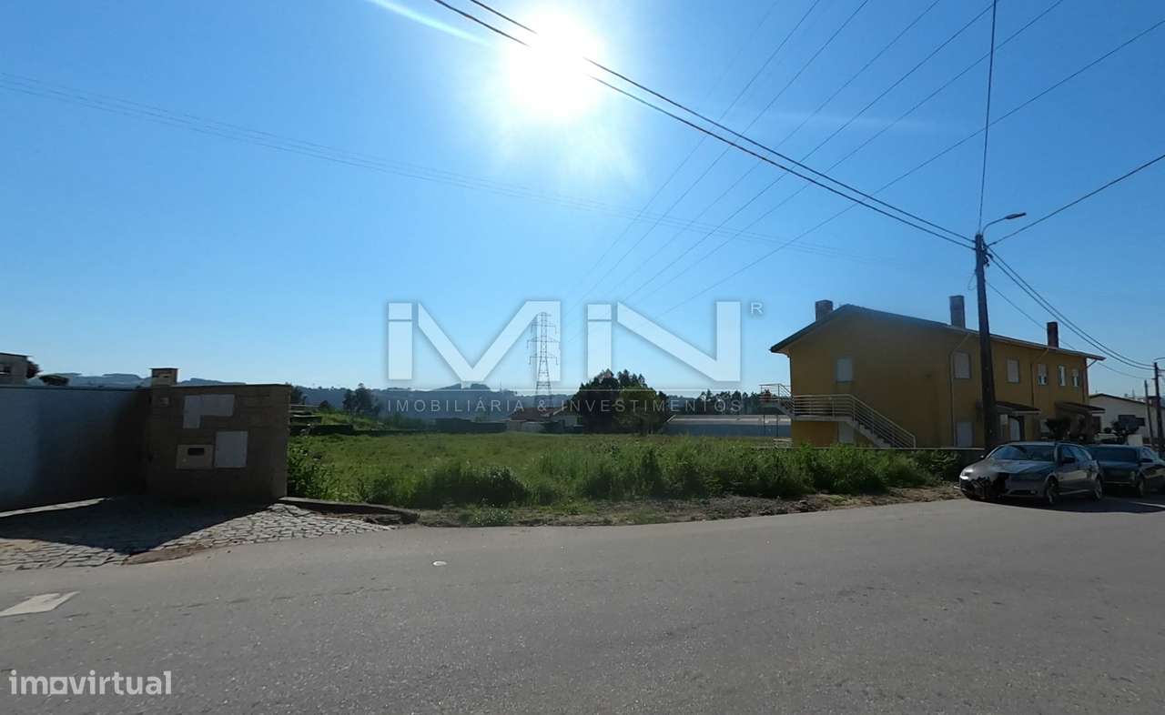 Terreno plano - 2.050m² - Viabilidade para casa Terrea-13