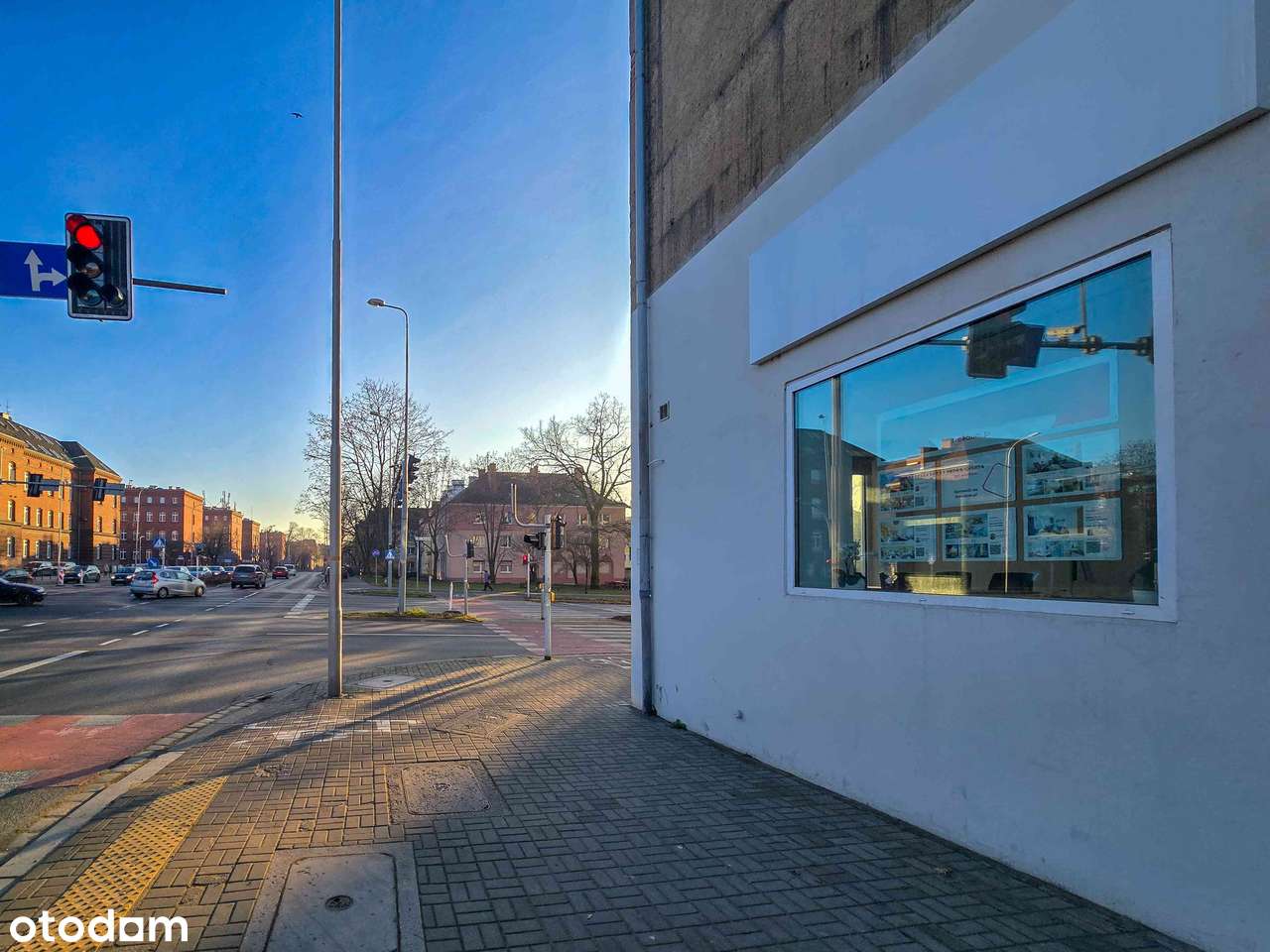 Róg Ozimska - Plebiscytowa, dokonale widoczny lokal, duże witryny - Pełny obrazek: 2/10