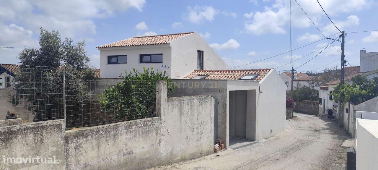Moradia T3 de Charme Totalmente Renovada | Moledo – Lourinhã-10