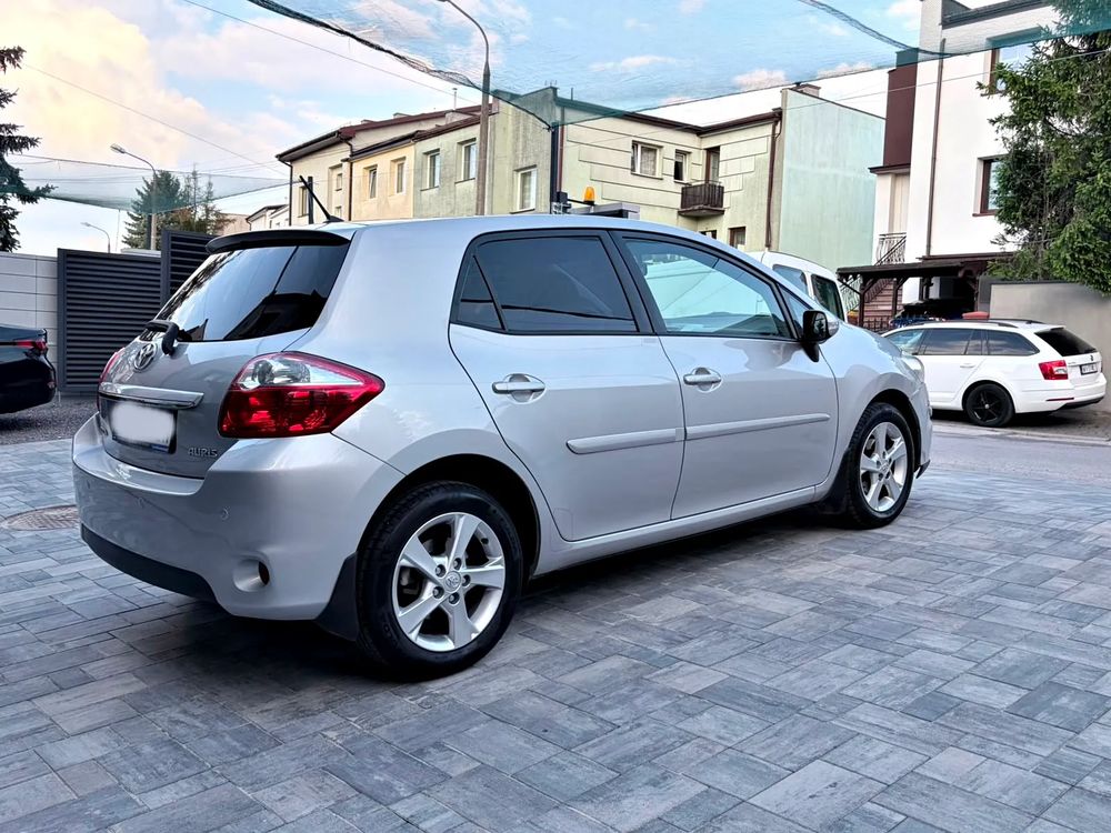Toyota Auris I (2006-2012) 1.6 Premium Comfort 2011