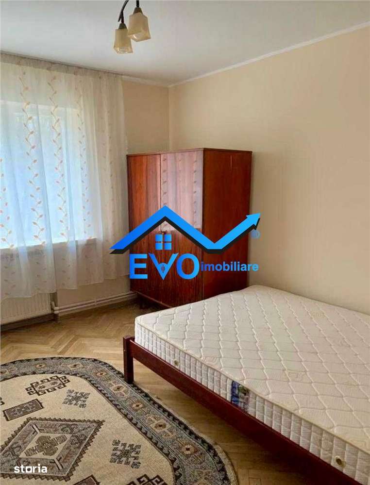 Apartament cu 3 camere, decomandat, zona Copou - Imagine principală: 5/10