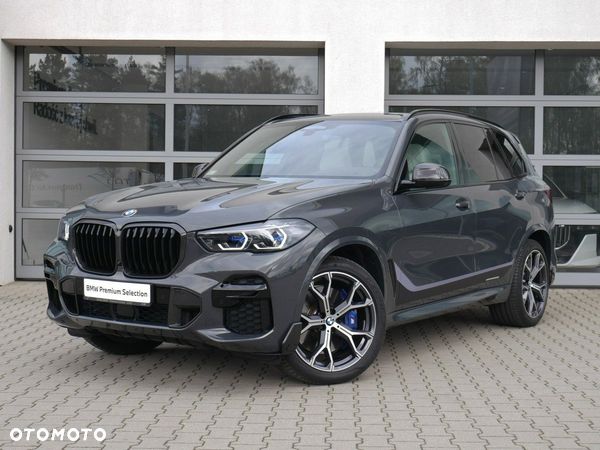 BMW X5 M M50i - 1