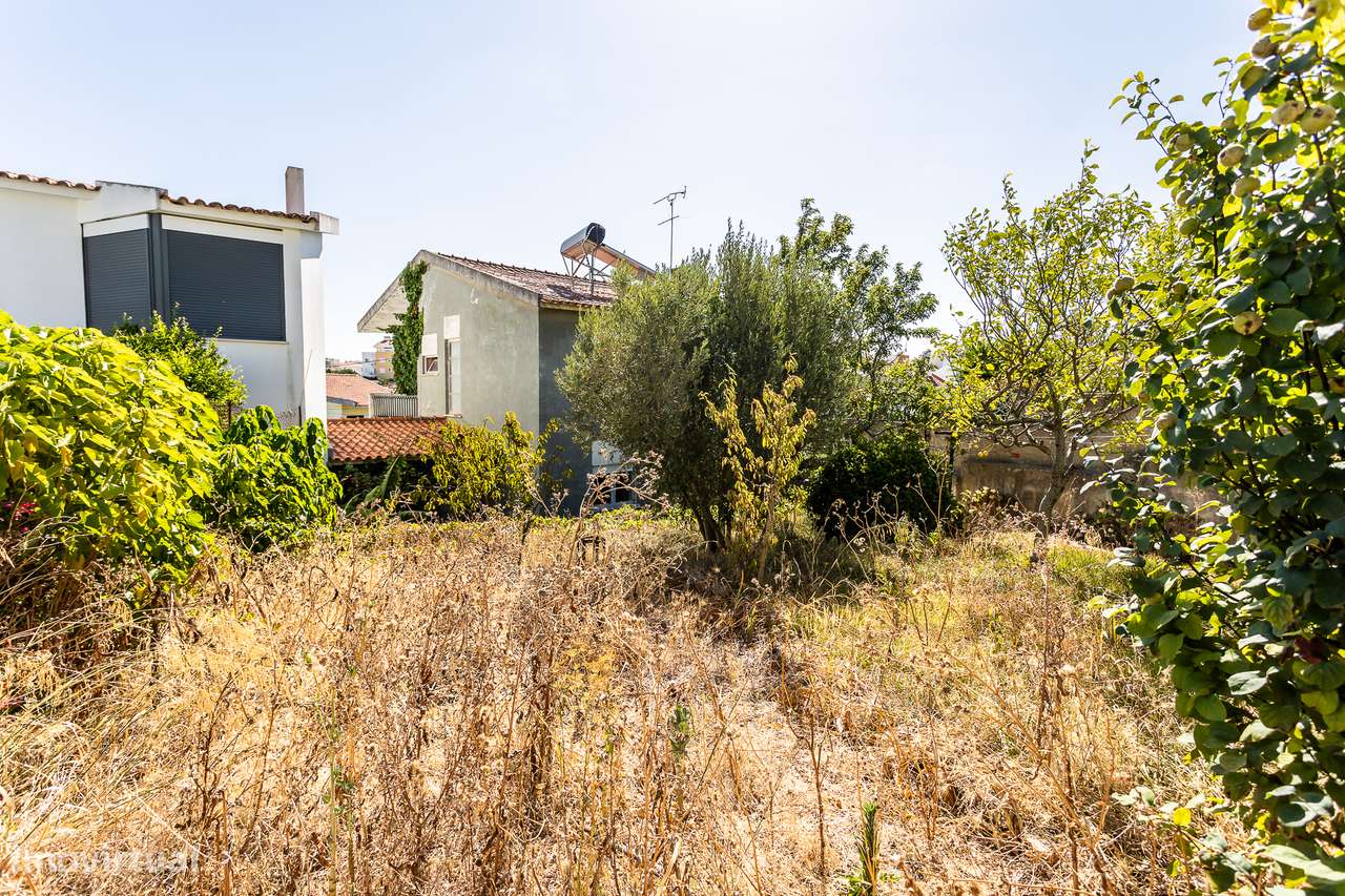 Moradia T4 Independente com Jardim e Garagem | Alto da Parede-35