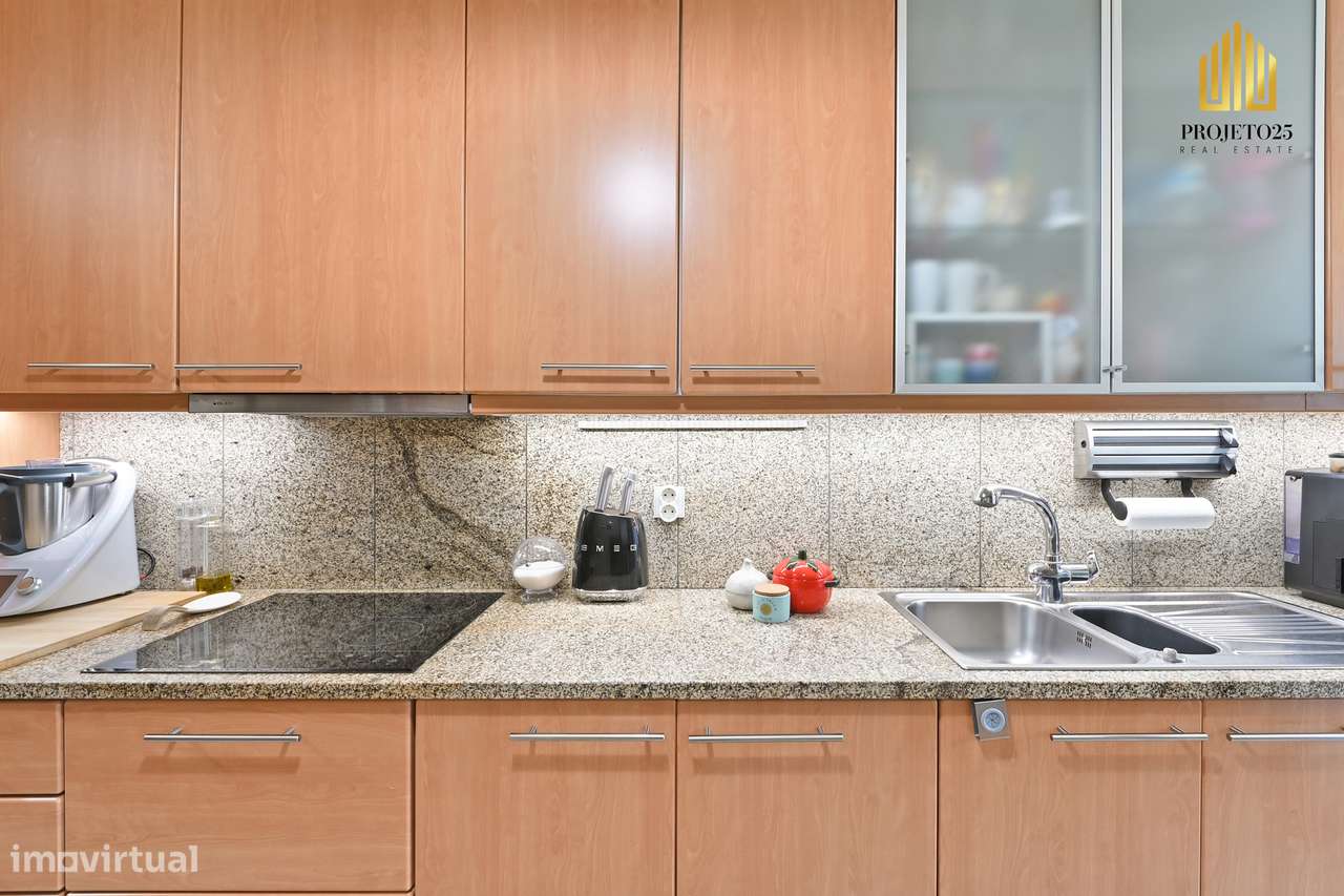 T2 Com Terraço Privativo em Condº Fechado com Piscina Coberta e Jardim-18