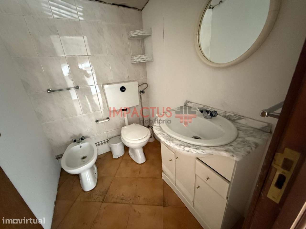 Escritório em zona industrial - Grande imagem: 5/9