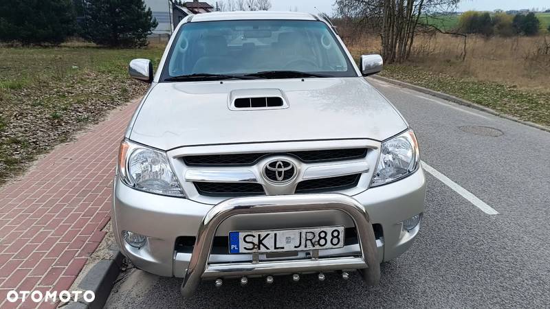 Toyota Hilux 2.5 D-4D DLX - 12