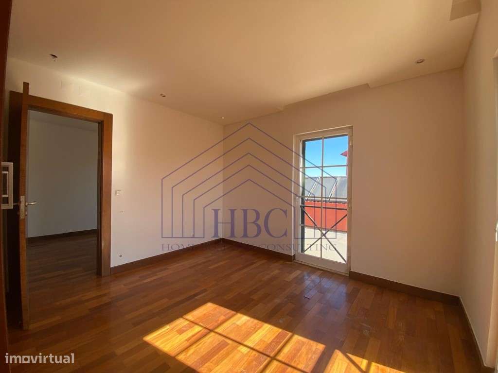 Moradia T4 com Amplo Jardim e Potencial de Remodelação em Alcabidec...-50