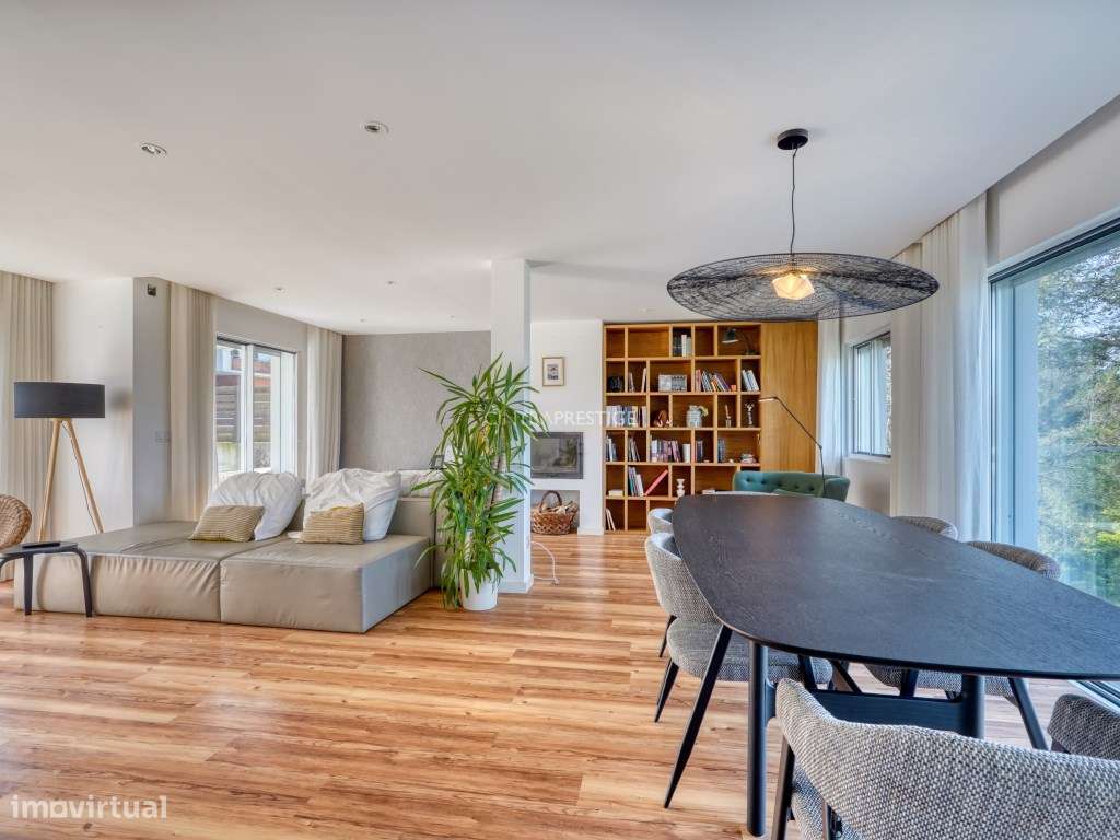 Moradia T5 Remodelada com Painéis Fotovoltaicos - Monte Santos, Sintra-10