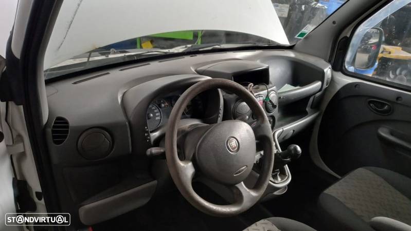 Fiat Doblo Cargo 223 1.3 Multijet de 2008 para peças - 5