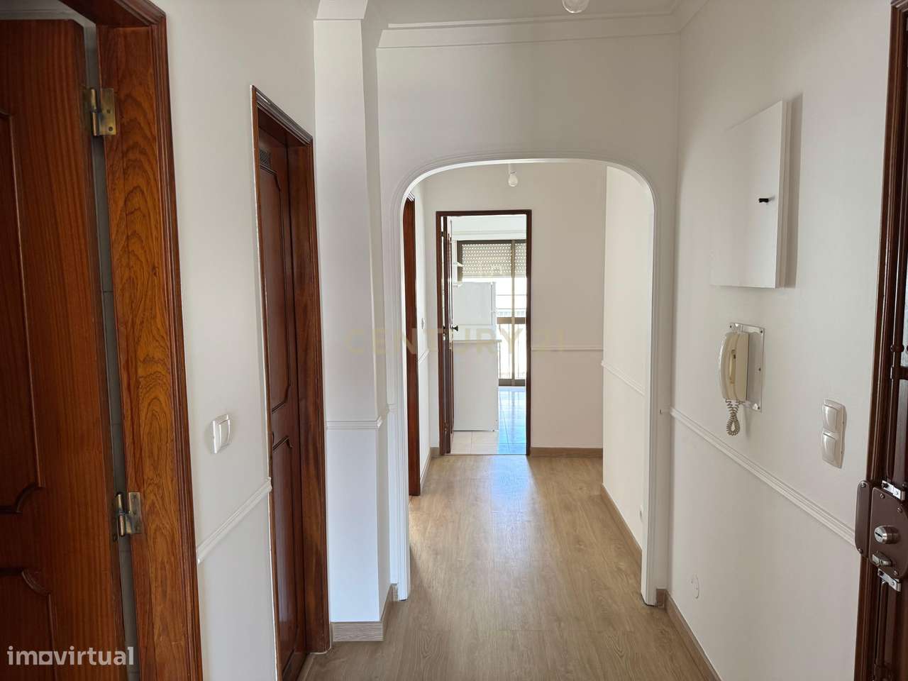 Arrenda T2 com elevador e garagem, Campo de Ourique, Estrela, Largo do - Grande imagem: 4/21