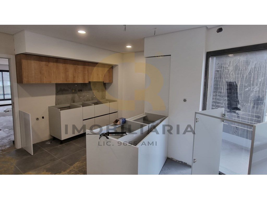 APARTAMENTO T4 DUPLEX, NOVO, COM TERR...