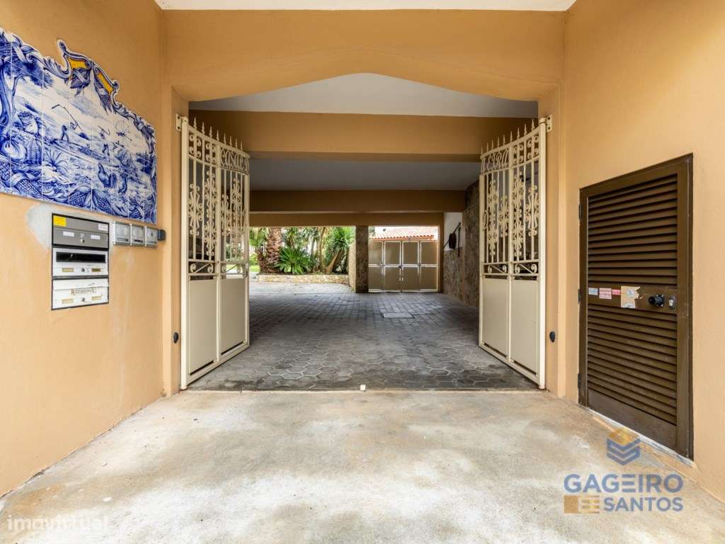 Moradia T2 com Jardim e Churrasqueira a 5 Minutos da Praia-11